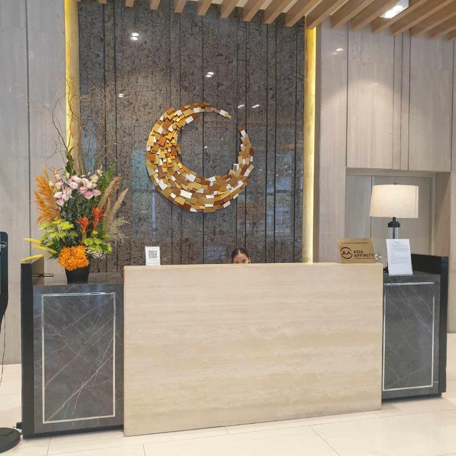 Cozy 1br Uptown Parksuites Tower1 Bgc Apartment Manila